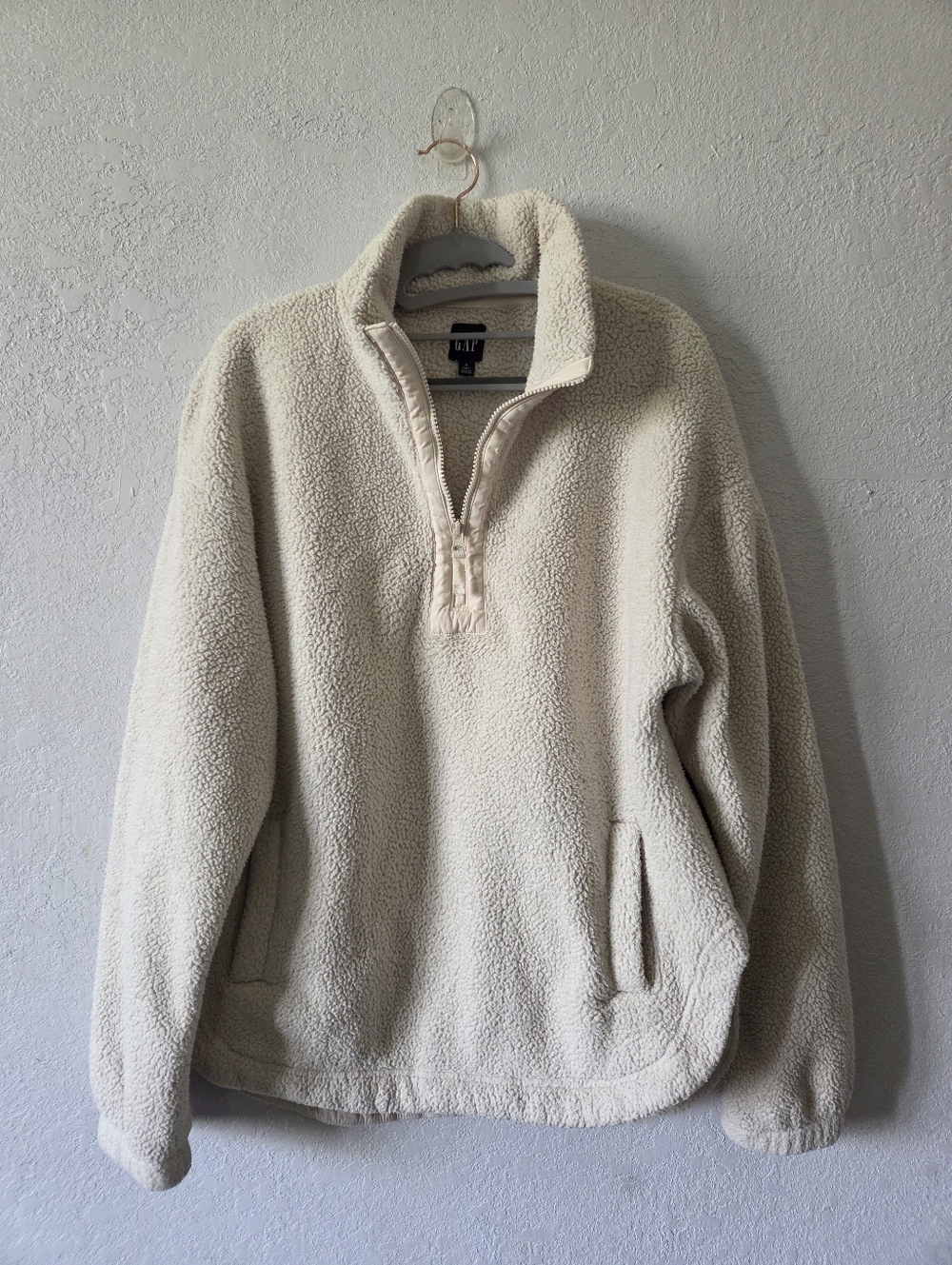 GAP Men's Cream Sherpa Quarter-Zip Pullover